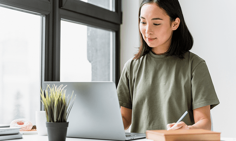 membership_0007_woman-having-video-call-laptop